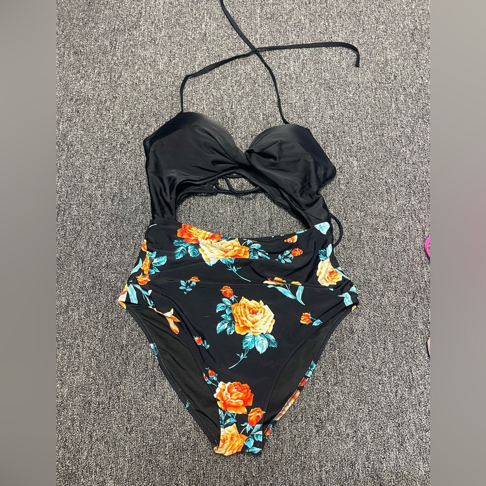 Cupshe swimsuit size large NWOT